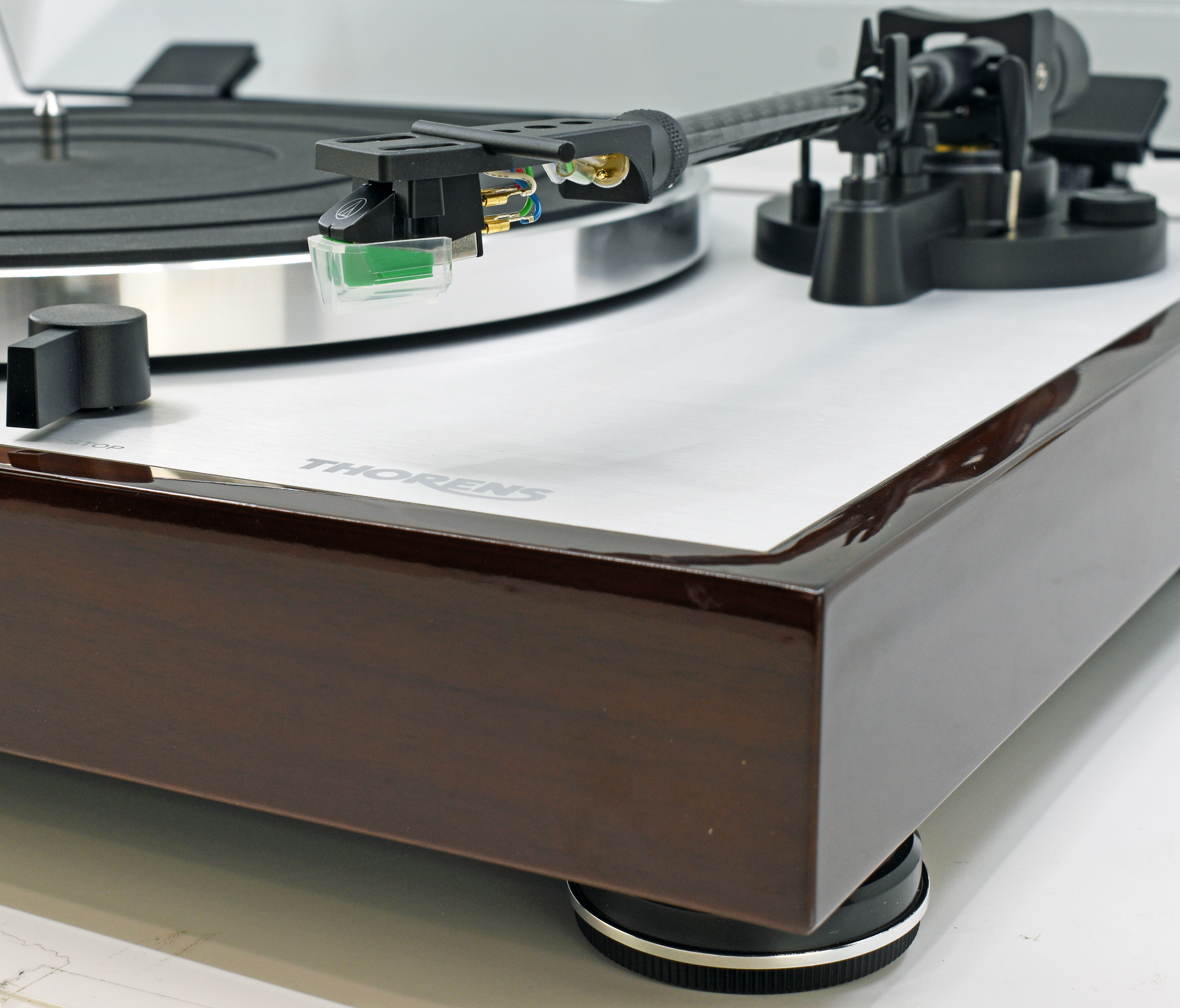 Thorens TD 402 DD Direct-Drive Turntable with Cartridge (High-Gloss Walnut) - Image 5