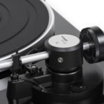 Thorens TD 204 Turntable with AT95E Cartridge (High-Gloss Black) - Image 3