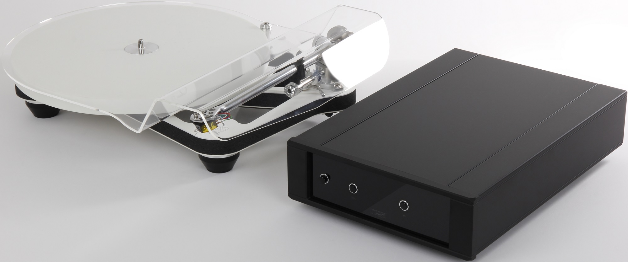 Rega Planar 10 Turntable with P10 PSU (Matte White), product image from Hifiheaven