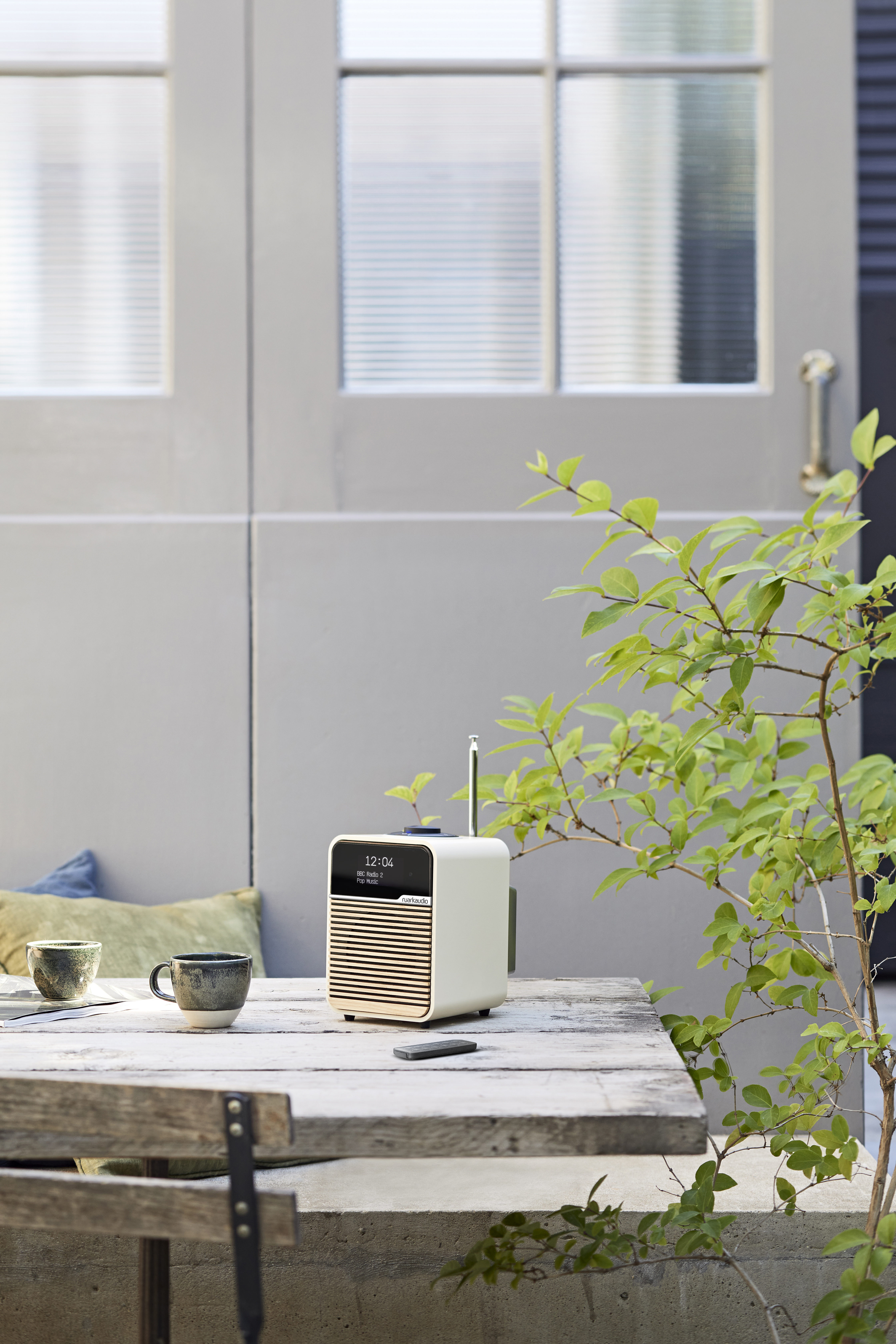 Ruark Audio R1 MK4 Deluxe Bluetooth/USB/FM Radio (Light Cream) - Image 7